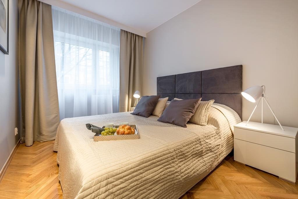 P&O Apartments Emilii Plater 바르샤바 객실 사진